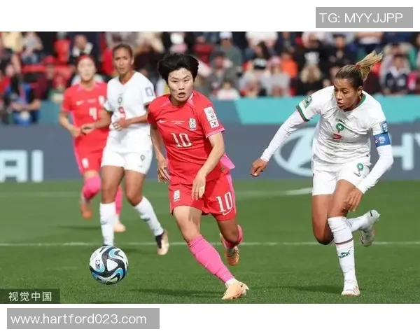 摩洛哥足球明星妻子美丽照片大曝光引发热议与关注