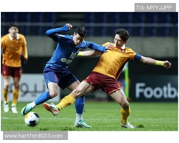 足球明星半脸合照男展现独特魅力与风采引发球迷热议 足球明星半脸合照男展现独特魅力与风采引发球迷热议